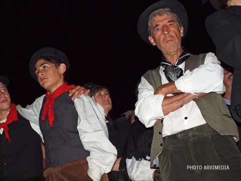 fête traditionnelle de la douane à Entrement