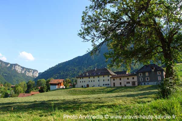 Découverte des villages de Haute Savoie Entremont est un bon point pour les départs de randonnées pédestre