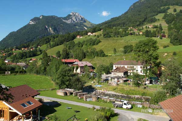 Le Borne rivière à truites Haute Savoie lieu idéal pour les amateurs de pêche à la truite dans les cours d'eau de Haute Savoie